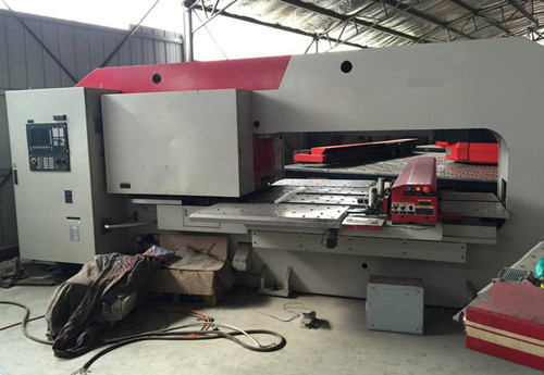 選購(gou)數控沖(chòng)床前需(xū)要注意(yi)哪些方(fang)面