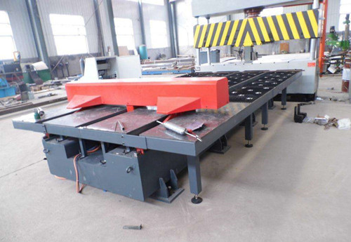 剪闆送料(liào)架基本常識解析(xi)可以讓我們更好(hǎo)的去了解它，利用(yòng)它，推薦廣大用戶(hu)在選購前一定要(yao)有個清楚的認識(shí)，希望大家都能選(xuǎn)到适合自己的高(gāo)質量設備。