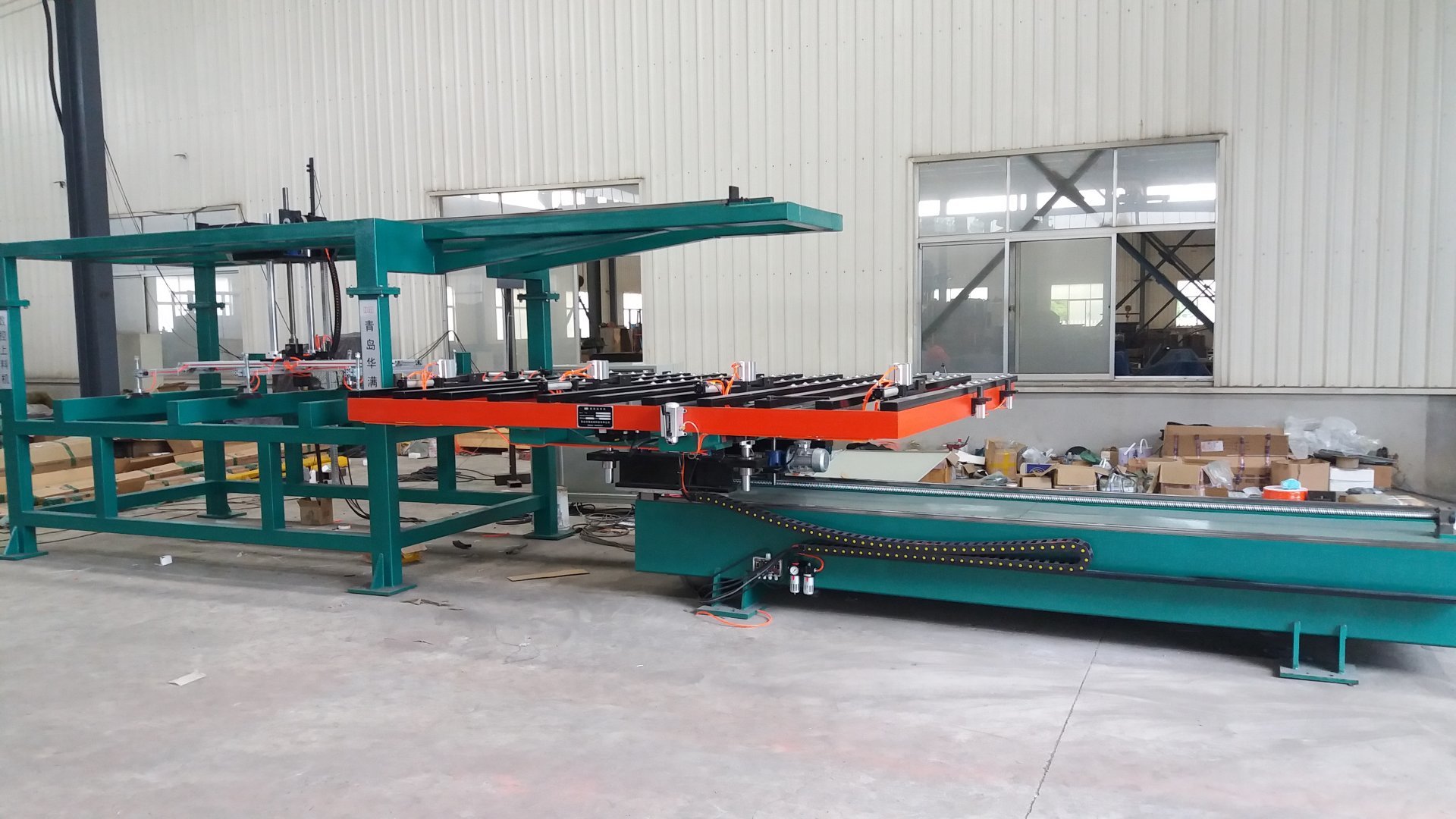 汽車配(pèi)件、鋼背沖壓自(zì)動化特點