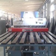 數控前(qián)送料剪(jiǎn)闆機是(shi)幹什麽(me)用的