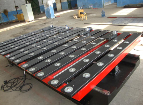 數控送料(liao)機興起不(bu)過十年，給(gei)各行各業(yè)帶來的沖(chong)擊是比較(jiao)大的，基本(ben)上都颠覆(fu)了某些行(háng)業的傳統(tǒng)生産方式(shi)，直接替代(dai)了某些傳(chuan)統設備設(she)施，工人與(yǔ)設備的加(jia)工方式也(yě)重新定位(wei)，下面幾點(dian)給大家介(jiè)紹怎麽看(kàn)數控送料(liao)機的質量(liang)?推薦幾個(gè)品質過關(guan)的數控基(ji)地。