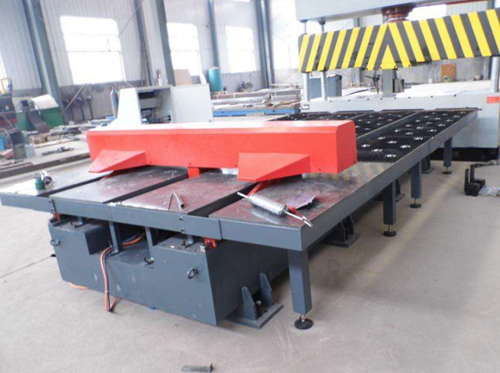 全自動送料(liào)剪闆機的性(xing)能及價格