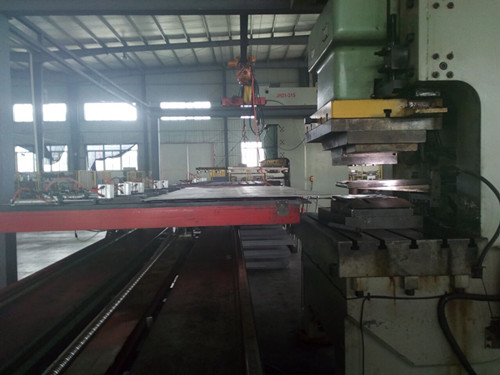 　該公司爲國(guó)内較有實力的(de)鋼背刹車盤制(zhi)造商，擁有獨立(li)的設計研發部(bu)門和專業的技(jì)術團隊，對生産(chǎn)加工設備要求(qiu)比較高，我們能(neng)合作成功得益(yi)于該公司負責(ze)人的高度信任(rèn)和本公司設備(bèi)質量的自我肯(ken)定。